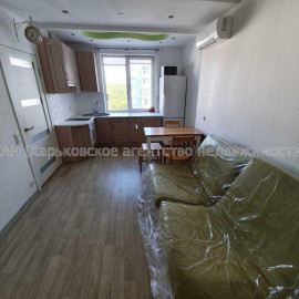 Продам квартиру, Победы просп. , 2 кім., 39 м², косметический ремонт