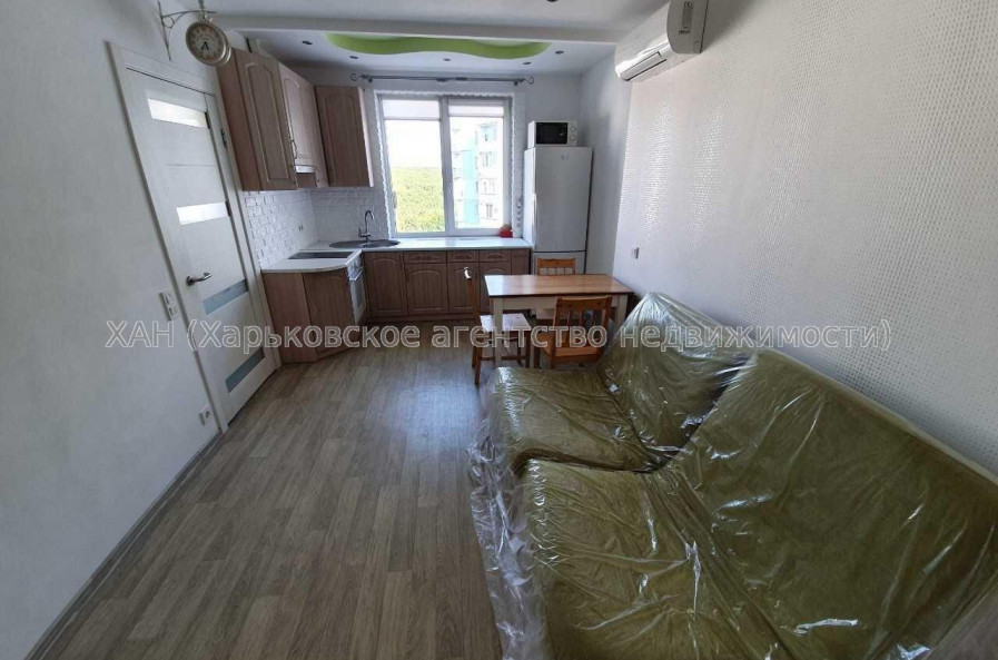 Продам квартиру, Победы просп. , 2 кім., 39 м², косметический ремонт 