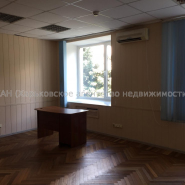 Сдам нежилую недвижимость, офис в офисном центре , 4  ком., 85 м², косметический ремонт 