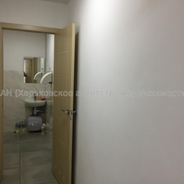 Сдам нежилую недвижимость, офис в офисном центре , 4  ком., 85 м², косметический ремонт 