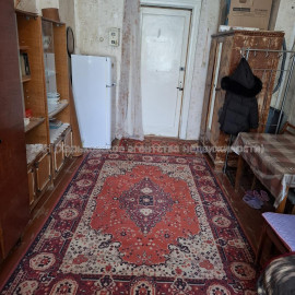 Продам квартиру, Александровский просп. , 87 , 1  ком., 30.70 м², советский ремонт