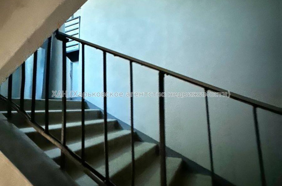 Продам квартиру, Непокоренных ул. , 3  ком., 65 м², косметический ремонт 
