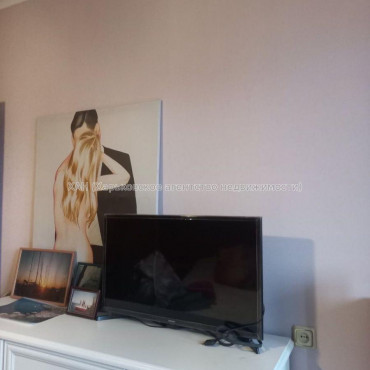 Продам квартиру, Непокоренных ул. , 3  ком., 65 м², косметический ремонт 