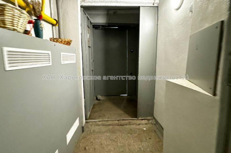 Продам квартиру, Непокоренных ул. , 3  ком., 65 м², косметический ремонт 