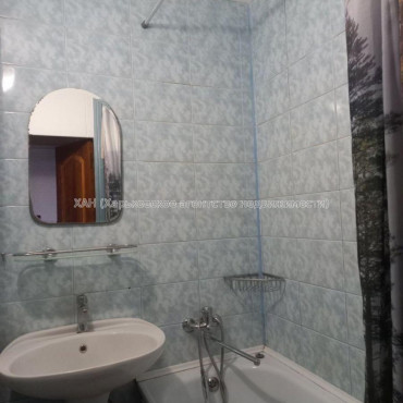 Продам квартиру, Непокоренных ул. , 3  ком., 65 м², косметический ремонт 