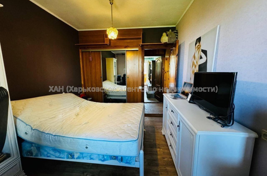 Продам квартиру, Непокоренных ул. , 3  ком., 65 м², косметический ремонт 