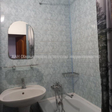 Продам квартиру, Непокоренных ул. , 3  ком., 65 м², косметический ремонт 