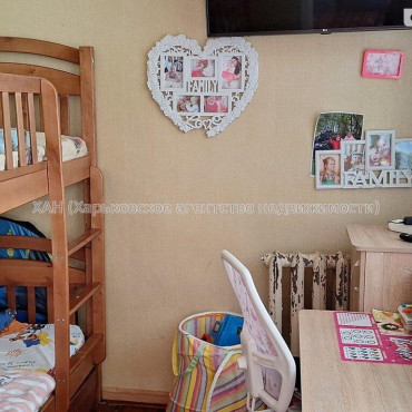 Продам квартиру, Ашхабадская ул. , 2 кім., 37 м², евроремонт 