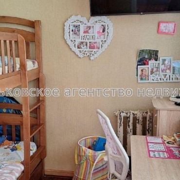 Продам квартиру, Ашхабадская ул. , 2 кім., 37 м², евроремонт 