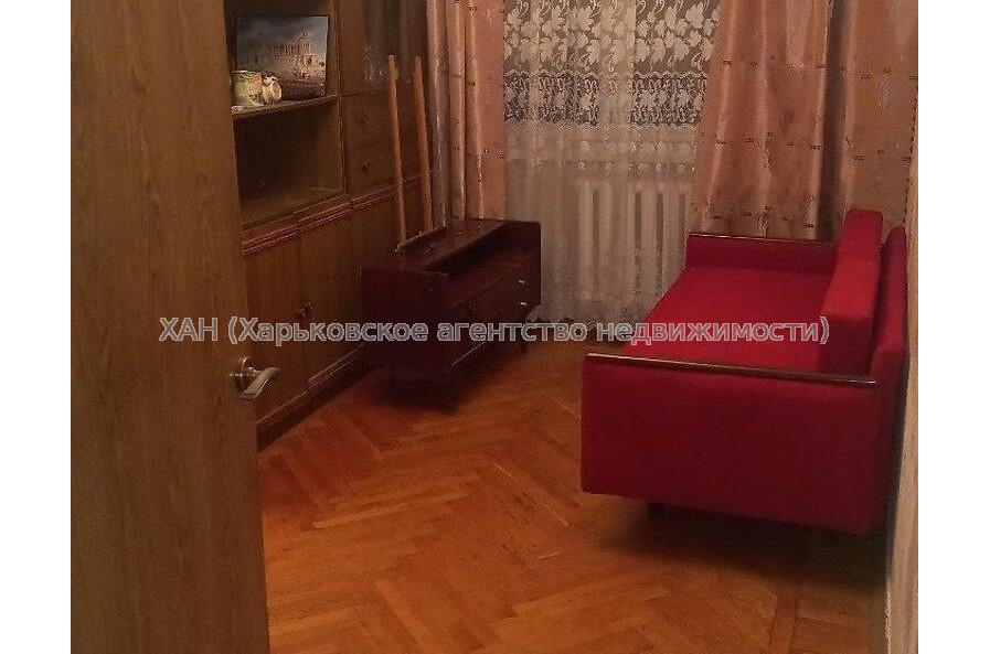 Продам квартиру, Непокоренных ул. , 3 кім., 61.30 м², косметический ремонт 