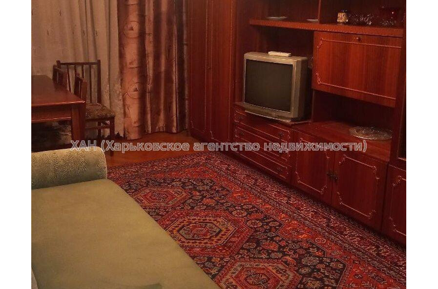 Продам квартиру, Непокоренных ул. , 3 кім., 61.30 м², косметический ремонт 