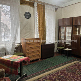 Продам квартиру, Малогончаровская ул. , 1  ком., 48 м², косметический ремонт