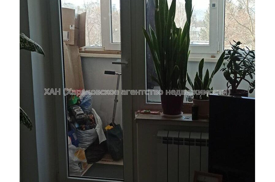 Продам квартиру, Гвардейцев Широнинцев ул. , 1  ком., 33 м², частичный ремонт 