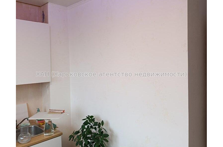 Продам квартиру, Гвардейцев Широнинцев ул. , 1  ком., 33 м², частичный ремонт 