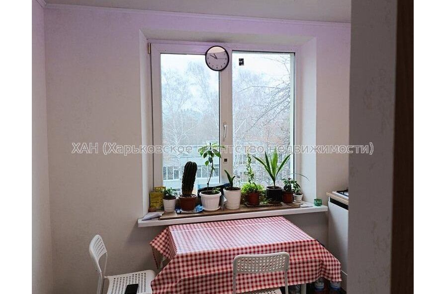 Продам квартиру, Гвардейцев Широнинцев ул. , 1  ком., 33 м², частичный ремонт 