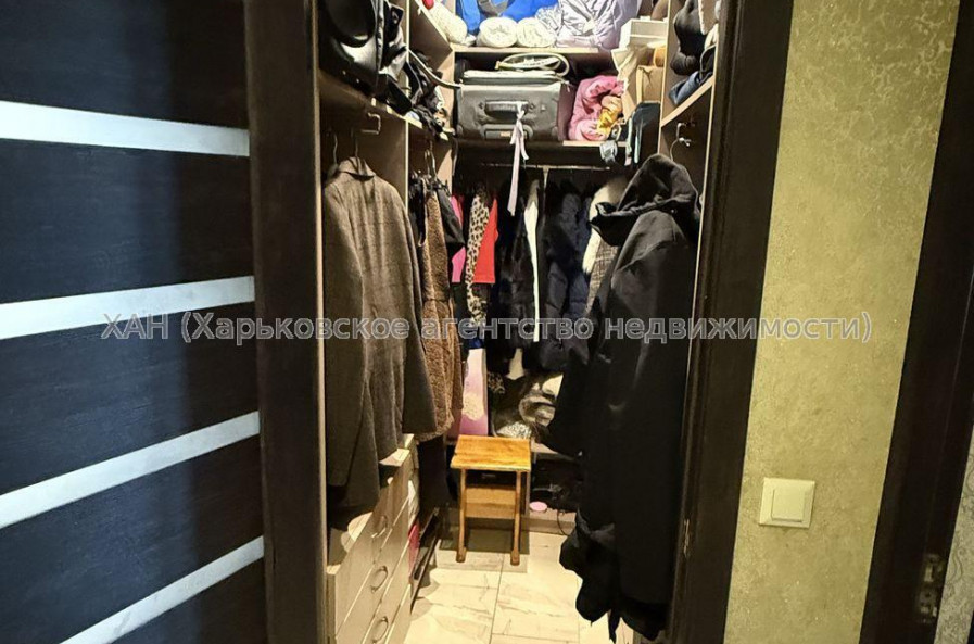 Продам квартиру, Григоровское шоссе , 3 кім., 64.80 м², капитальный ремонт 