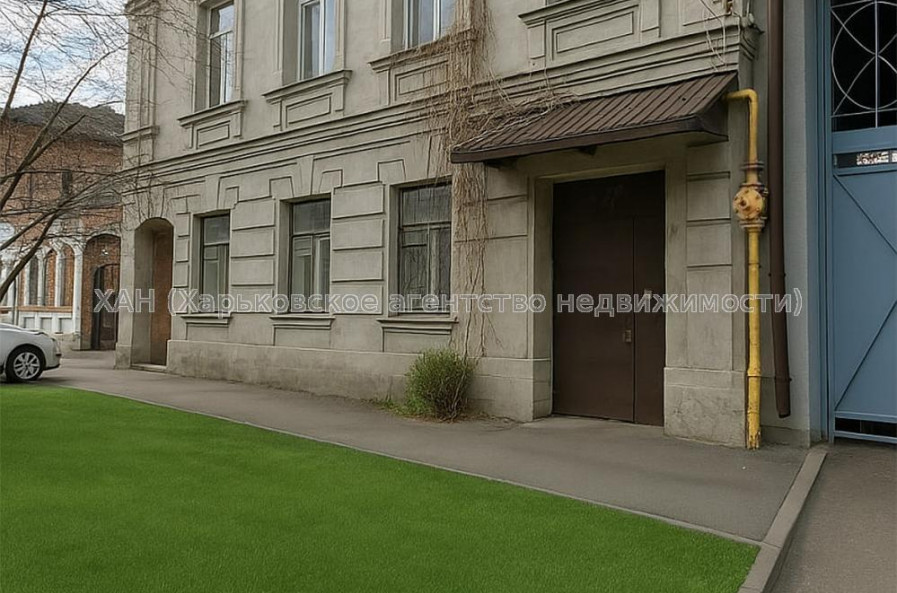 Продам будинок, Георгия Тарасенко ул. , 180 м², 6 соток, косметический ремонт 