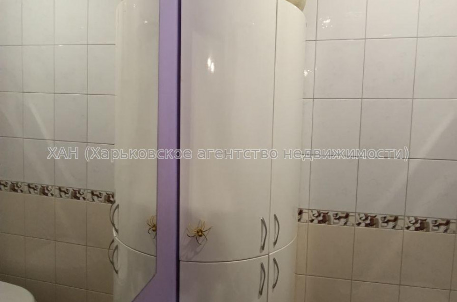 Продам будинок, Георгия Тарасенко ул. , 180 м², 6 соток, косметический ремонт 