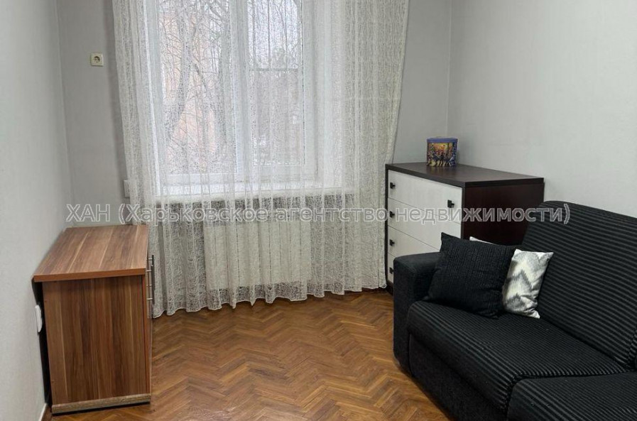 Продам квартиру, Бекетова ул. , 2 кім., 52.40 м², косметический ремонт 