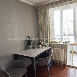 Продам квартиру, Тракторостроителей просп. , 2 кім., 53 м², капитальный ремонт