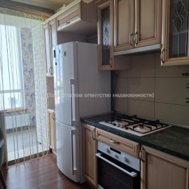 Продам квартиру, Тракторостроителей просп. , 2 кім., 53 м², капитальный ремонт