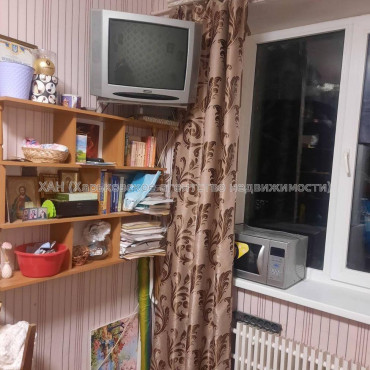 Продам квартиру, Индустриальный просп. , 1 кім., 14 м², косметический ремонт 