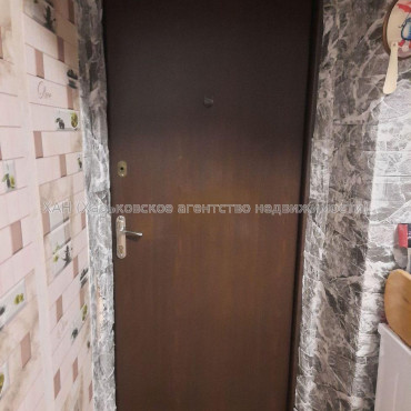 Продам квартиру, Индустриальный просп. , 1 кім., 14 м², косметический ремонт 