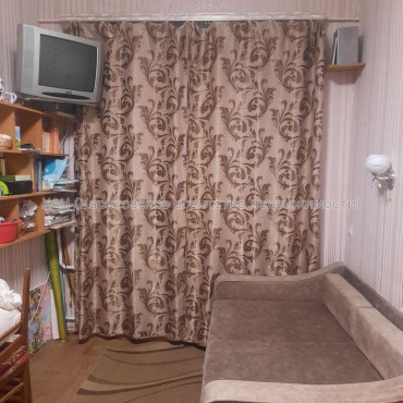 Продам квартиру, Индустриальный просп. , 1 кім., 14 м², косметический ремонт 