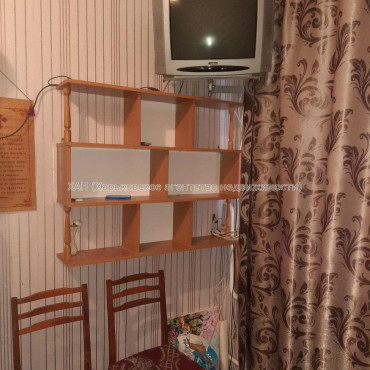 Продам квартиру, Индустриальный просп. , 1 кім., 14 м², косметический ремонт 