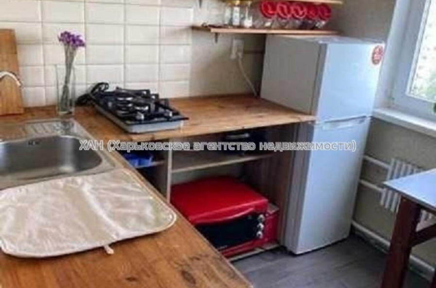 Продам квартиру, Непокоренных ул. , 3 кім., 63 м², косметический ремонт 