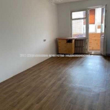 Продам квартиру, Непокоренных ул. , 3 кім., 63 м², косметический ремонт 