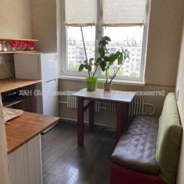 Продам квартиру, Непокоренных ул. , 3 кім., 61 м², косметический ремонт 