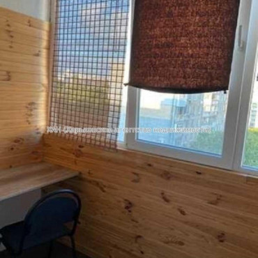 Продам квартиру, Непокоренных ул. , 3 кім., 63 м², косметический ремонт 