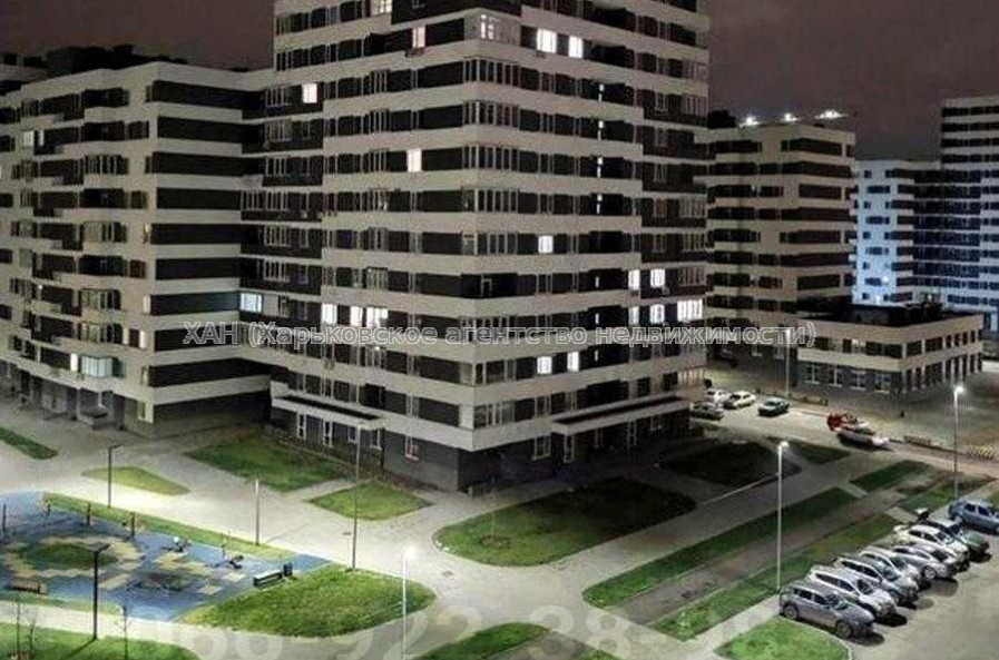 Продам квартиру, Героев Харькова просп. , 3 кім., 94.30 м², без внутренних работ 