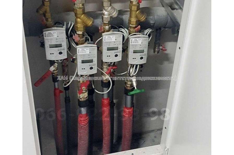 Продам квартиру, Героев Харькова просп. , 3 кім., 94.30 м², без внутренних работ 