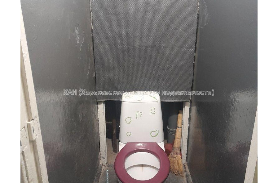 Продам квартиру, Михаила Комарова ул. , 2  ком., 50 м², без ремонта 