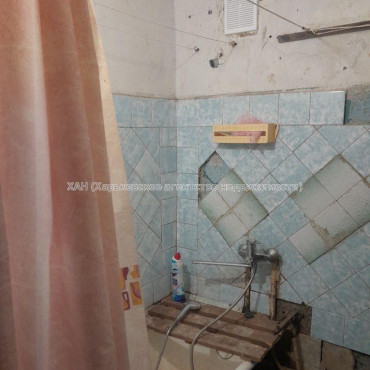 Продам квартиру, Михаила Комарова ул. , 2  ком., 50 м², без ремонта 