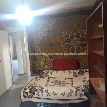 Продам квартиру, Михаила Комарова ул. , 2  ком., 50 м², без ремонта 