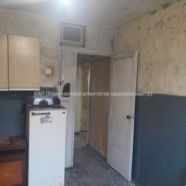 Продам квартиру, Михаила Комарова ул. , 2  ком., 50 м², без ремонта 