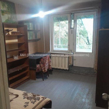 Продам квартиру, Михаила Комарова ул. , 2  ком., 50 м², без ремонта 
