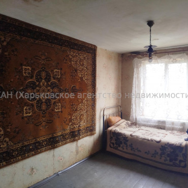 Продам квартиру, Михаила Комарова ул. , 2  ком., 50 м², без ремонта 