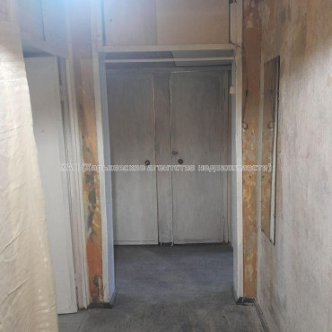 Продам квартиру, Михаила Комарова ул. , 2  ком., 50 м², без ремонта 