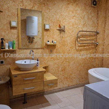 Продам квартиру, Гольдберговская ул. , 2 кім., 82 м², капитальный ремонт 