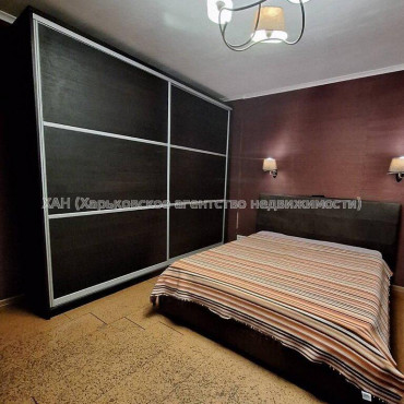 Продам квартиру, Гольдберговская ул. , 2 кім., 82 м², капитальный ремонт 