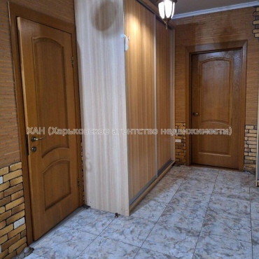 Продам квартиру, Гольдберговская ул. , 2 кім., 82 м², капитальный ремонт 