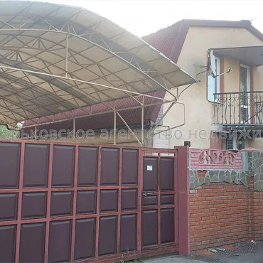 Продам будинок, Электровозная ул. , 145 м², 6 соток, капитальный ремонт 