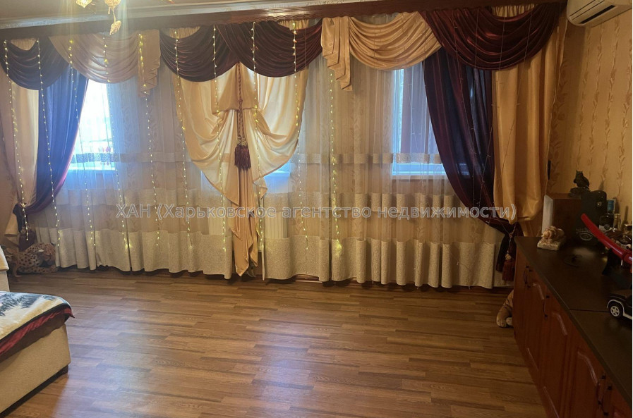 Продам будинок, Электровозная ул. , 145 м², 6 соток, капитальный ремонт 