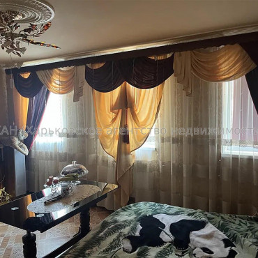 Продам будинок, Электровозная ул. , 145 м², 6 соток, капитальный ремонт 