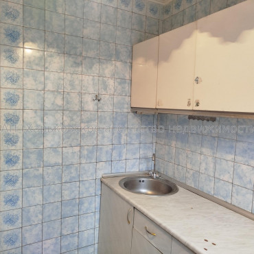 Продам квартиру, Бучмы ул. , 1 кім., 30 м², косметический ремонт 