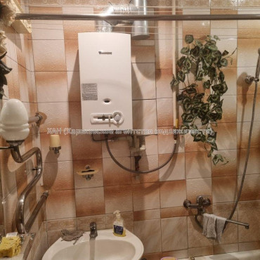 Продам квартиру, Тарасовский пер. , 2 кім., 46 м², капитальный ремонт 